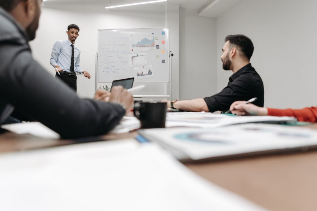 Définir des objectifs SMART pour votre CRM