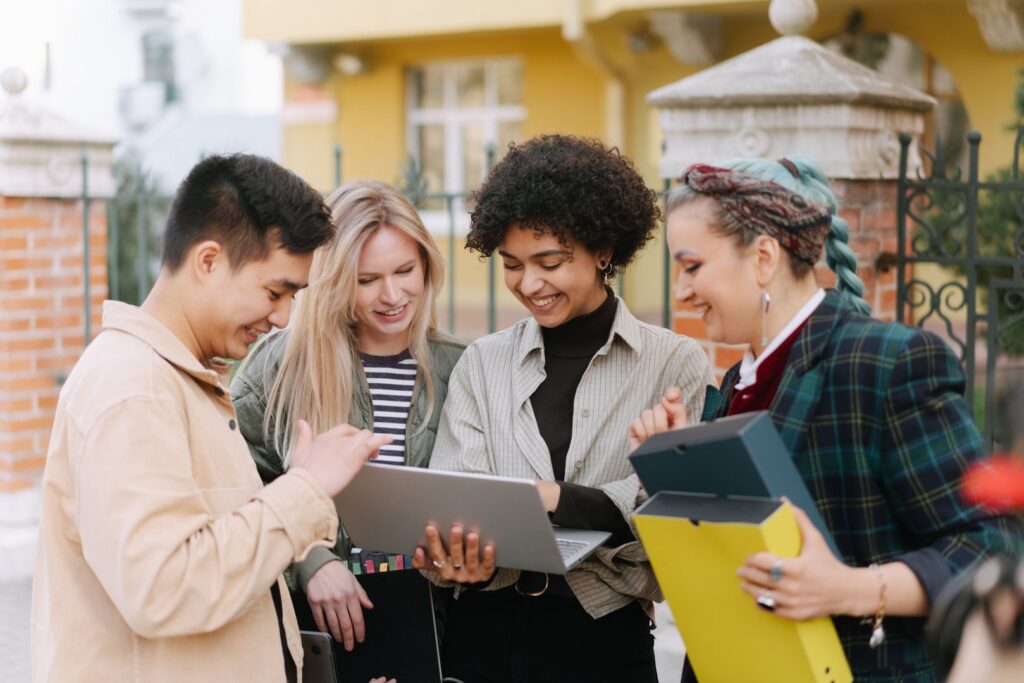 Pourquoi gérer vos étudiants dans un CRM en parallèle de votre ERP ?